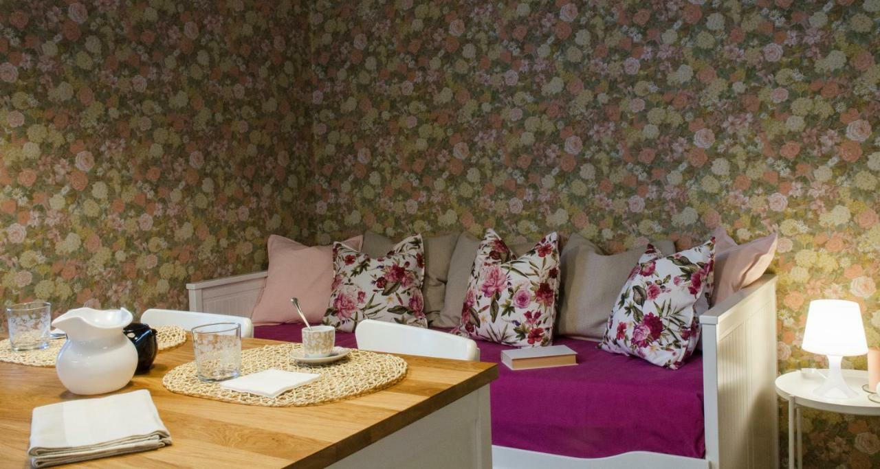 Flowers Apartment Joivy 25 Côme Extérieur photo