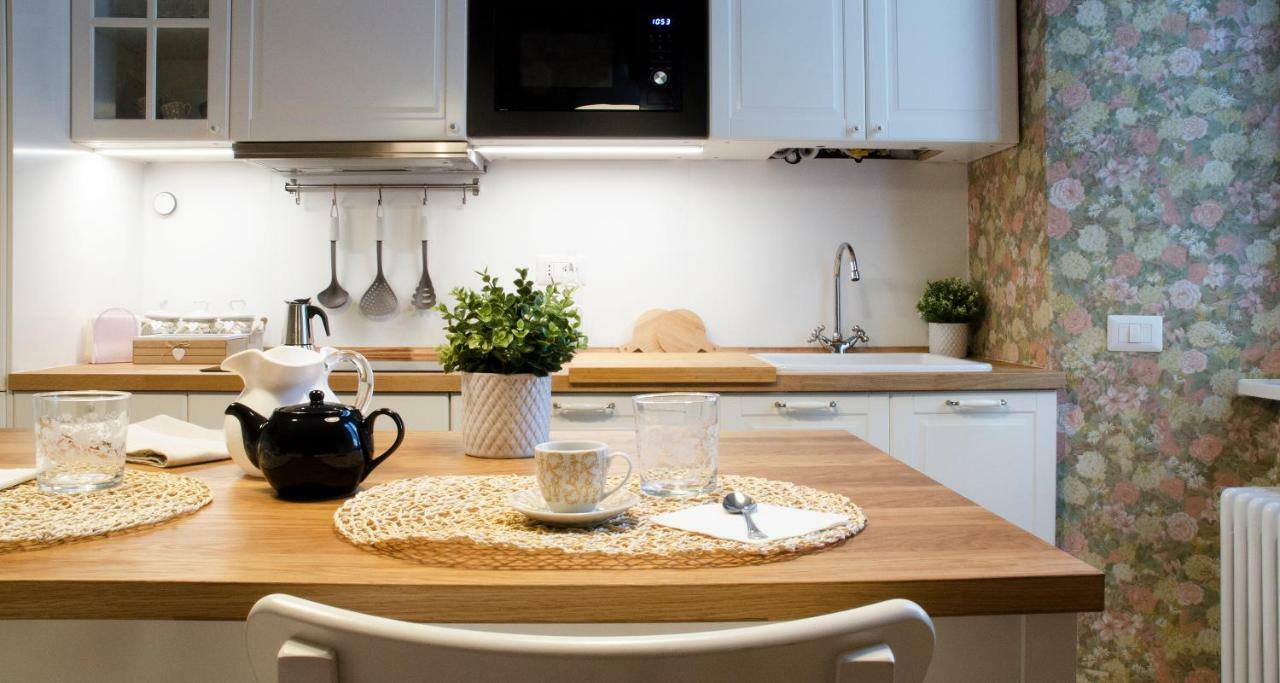 Flowers Apartment Joivy 25 Côme Extérieur photo