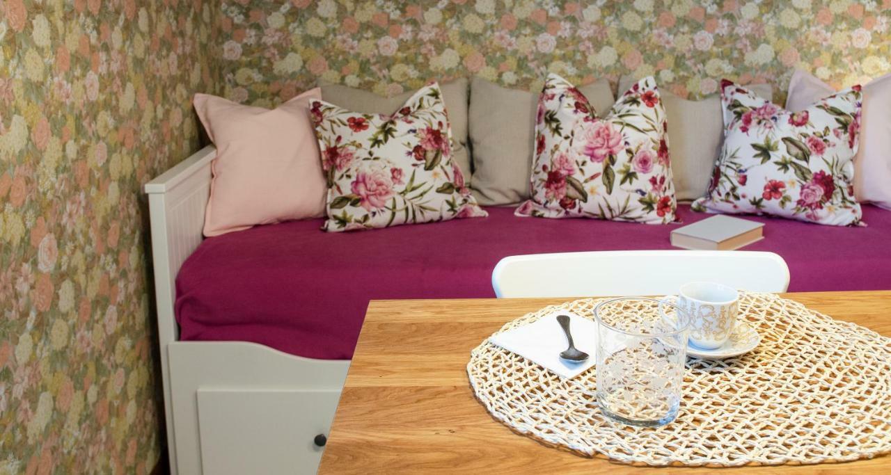 Flowers Apartment Joivy 25 Côme Extérieur photo