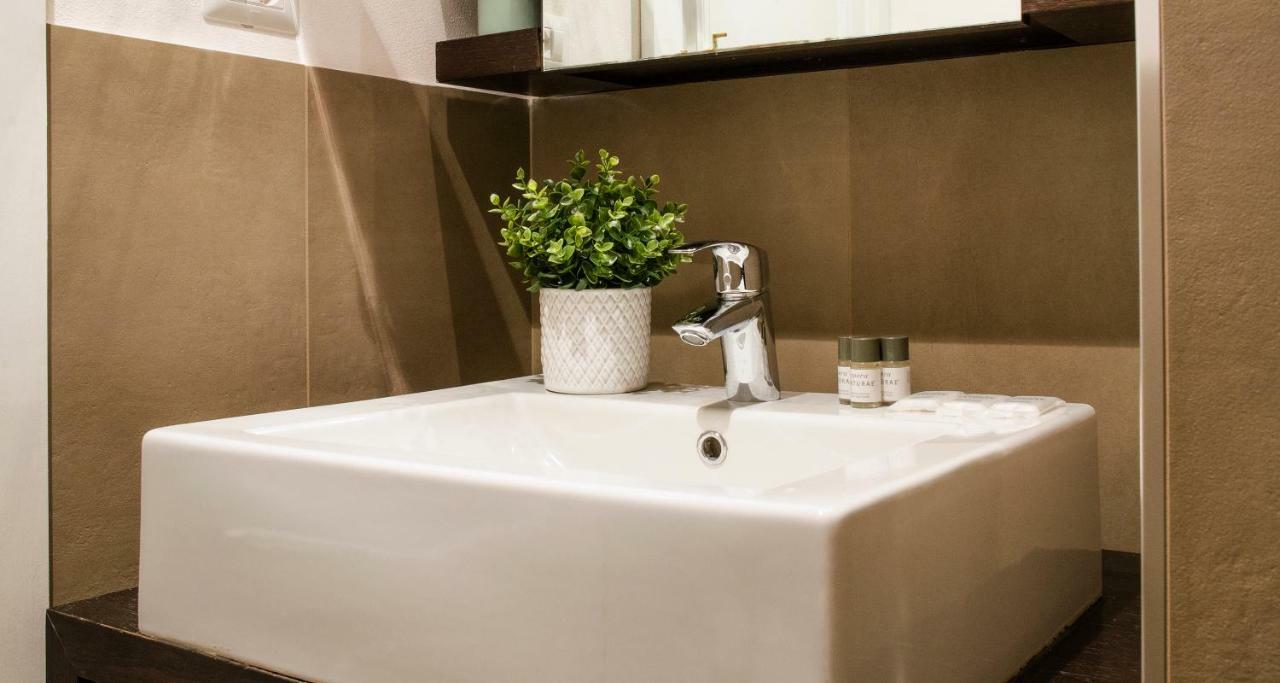 Flowers Apartment Joivy 25 Côme Extérieur photo